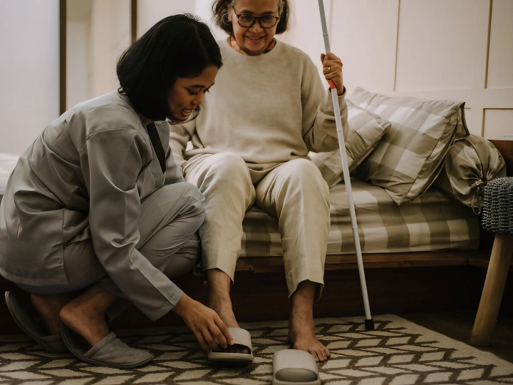 Dịch vụ chăm sóc người già tại nhà